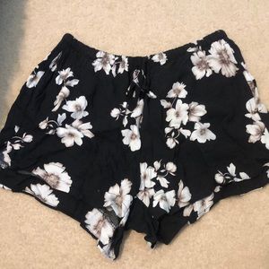 Brandy Melville flowy shorts